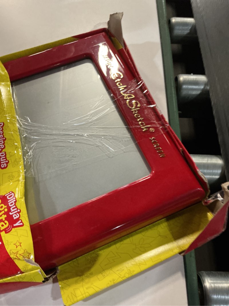 Condition photo showing Good Condition for etch a sketch - classic - red