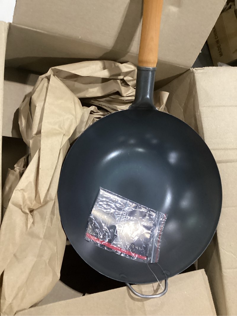 Condition photo showing Good Condition for yosukata 13.5" carbon steel wok pan – pre-seasoned flat bottom pow wok for stir fry, bbq, grill & camping – traditional japanese chinese cookware – compatible with induction, electric, gas, open fire