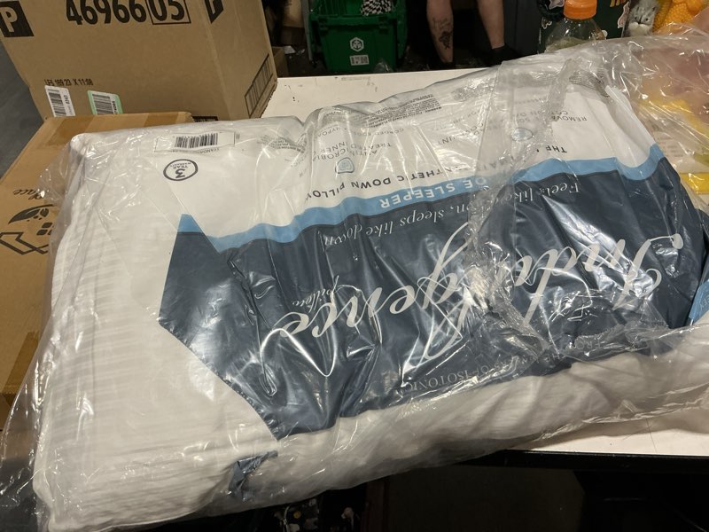 Condition photo showing New/Like New for isotonic indulgence synthetic down pillow | side sleeper (standard/queen)