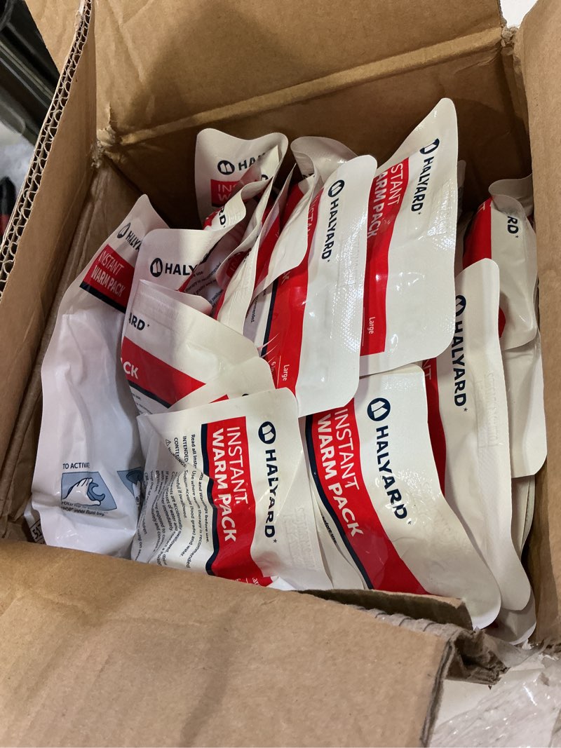 Condition photo showing Good Condition for halyard hot compress disposable instant warm packs heat therapy pain relief 6 x 9 inches, 24 packs per case - 51775