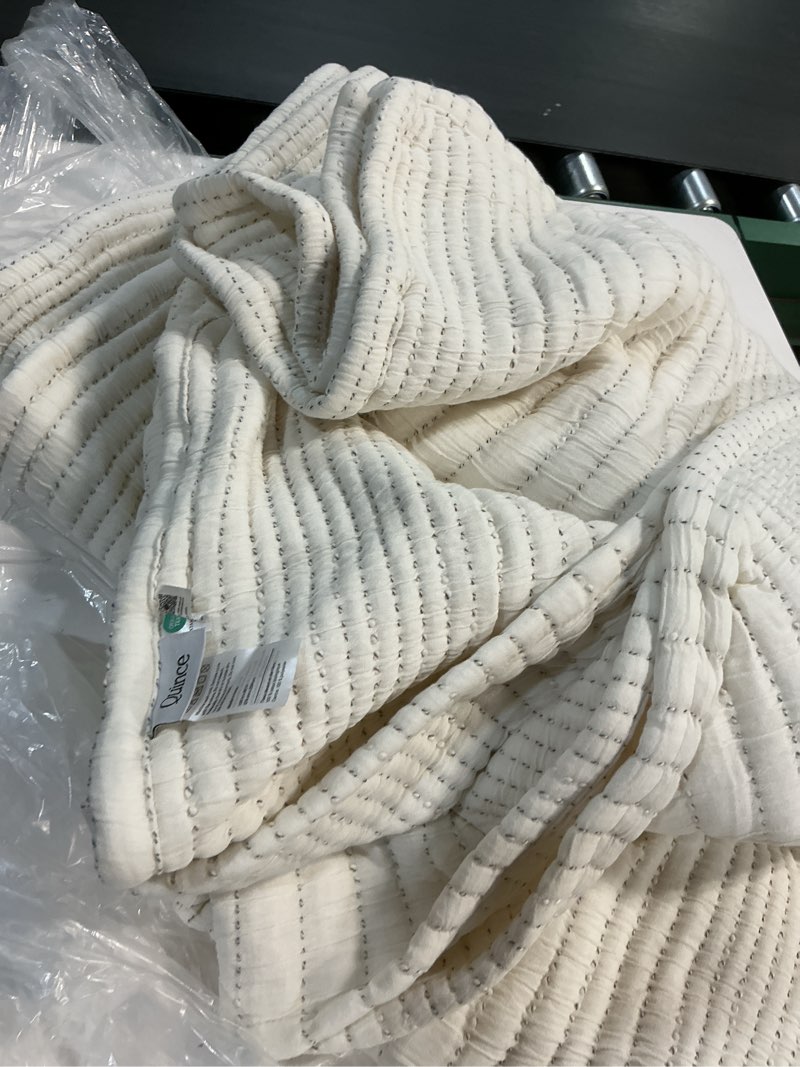 Condition photo showing Good Condition for organic cotton channel stitch coverlet 108inx92in  274cmx234cm 
