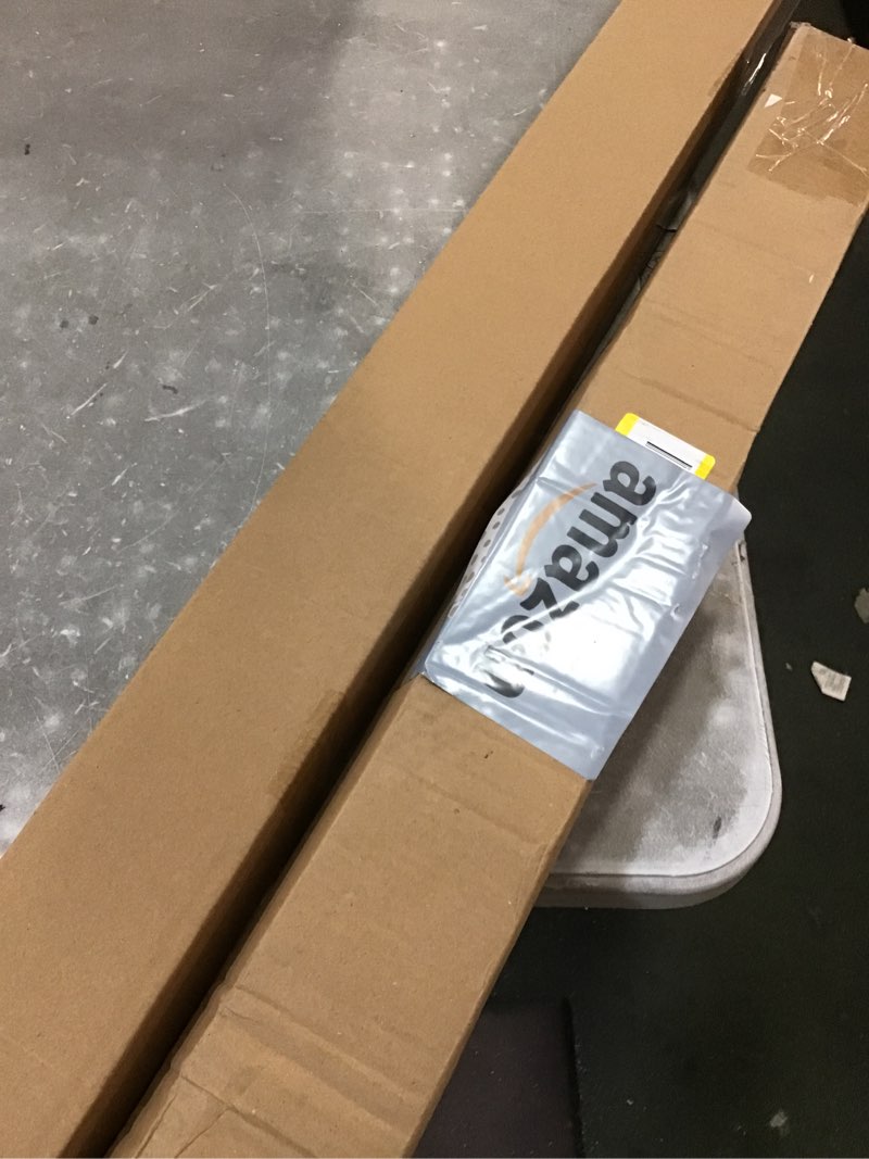 Assorted window blinds 