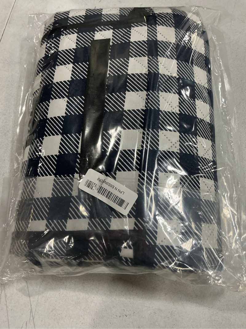 Condition photo showing Good Condition for Untitled Item
