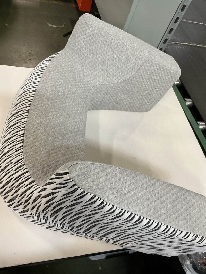 https://lotting-media.assets.bidfta.com/lotting_2ad8aff4-7eea-4f48-8a68-5bc0eae8d5b5