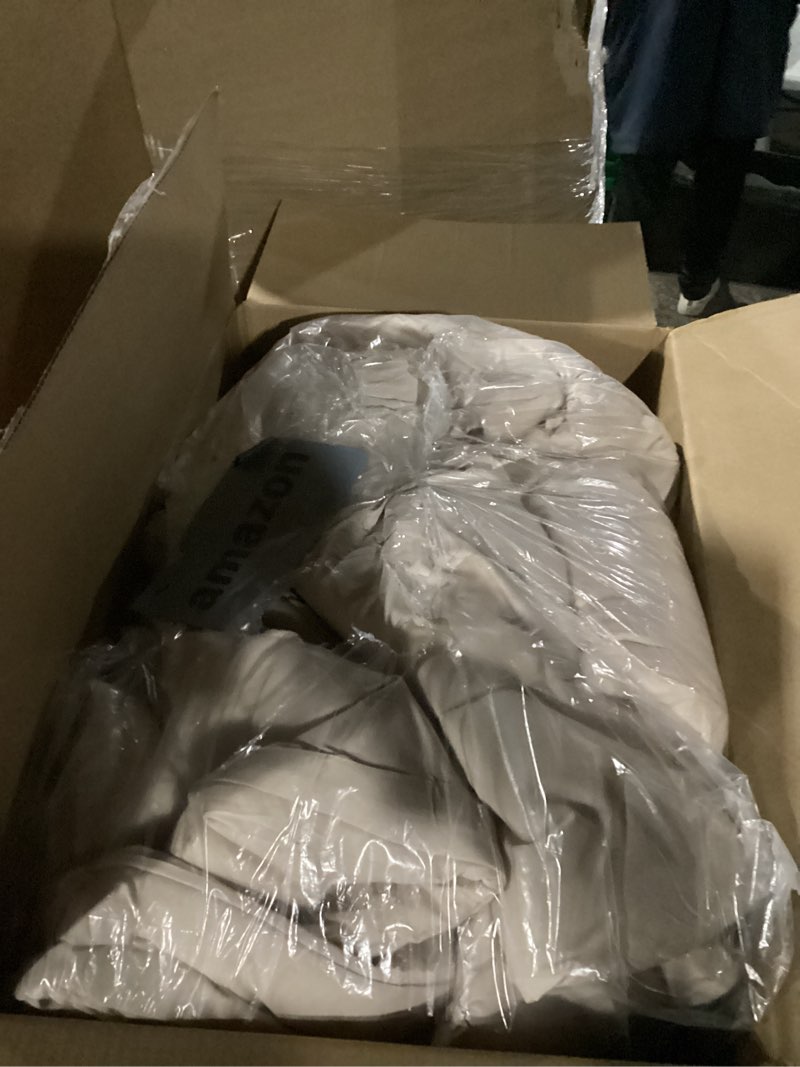 Condition photo showing New/Like New for bedsure comforter duvet insert - quilted comforters queen size, all season duvet, gentlesoft down alternative bedding, with 8 tabs, gifts for women/men, beige, queen 88 x 88 inches beige queen