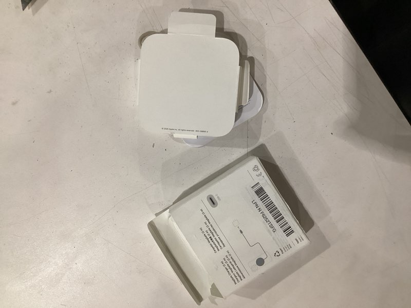 Condition photo showing New/Like New for apple magsafe charger (2 m): wireless charger with fast-charging capability 2m