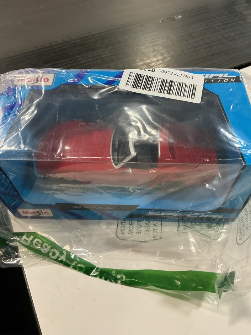 Condition photo showing New/Like New for Maisto 1:24 Special Edition 1970 Chevrolet Corvette - red 