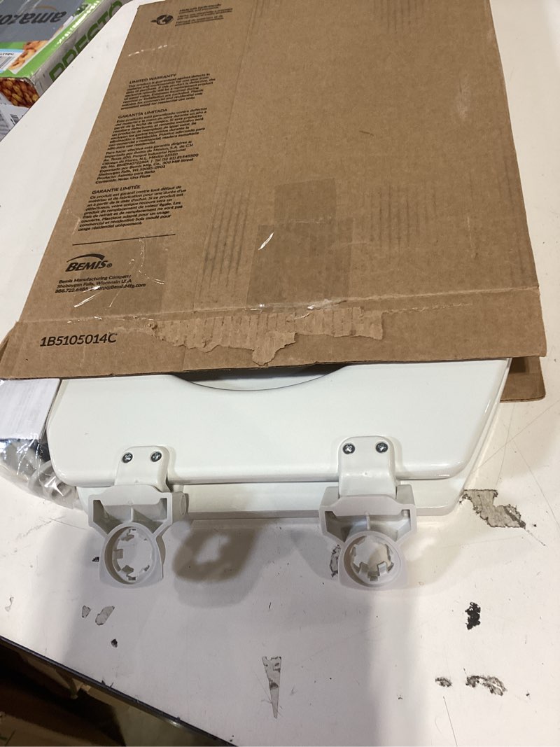 Condition photo showing New/Like New for bemis 500ec durable wood toilet seat with easy clean hinges, made in usa, round, white