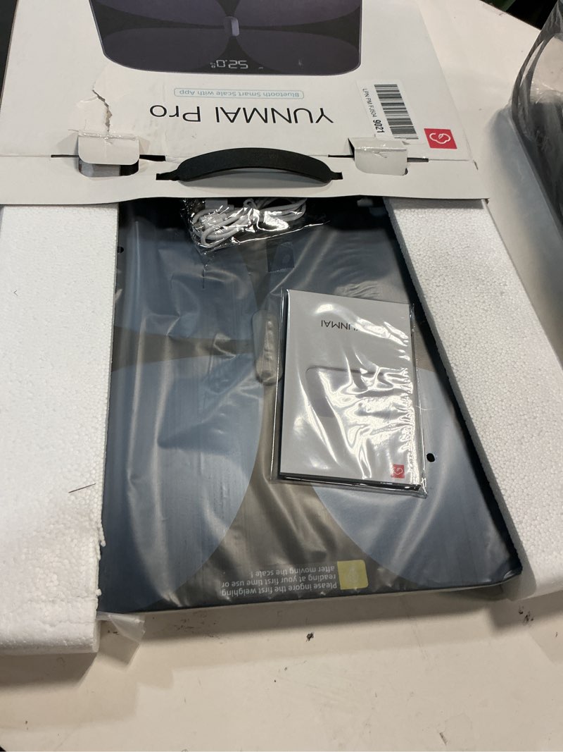 Condition photo showing Good Condition for Yunmai Smart Scale with BMI, Body Fat, Muscle Mass, Body Weight, Body Fat Scale, 13 Body Composition Scale, Accurate Digital Bathroom Scale Bluetooth, Apple Health Compatible, Rechargeable 400lb Black
