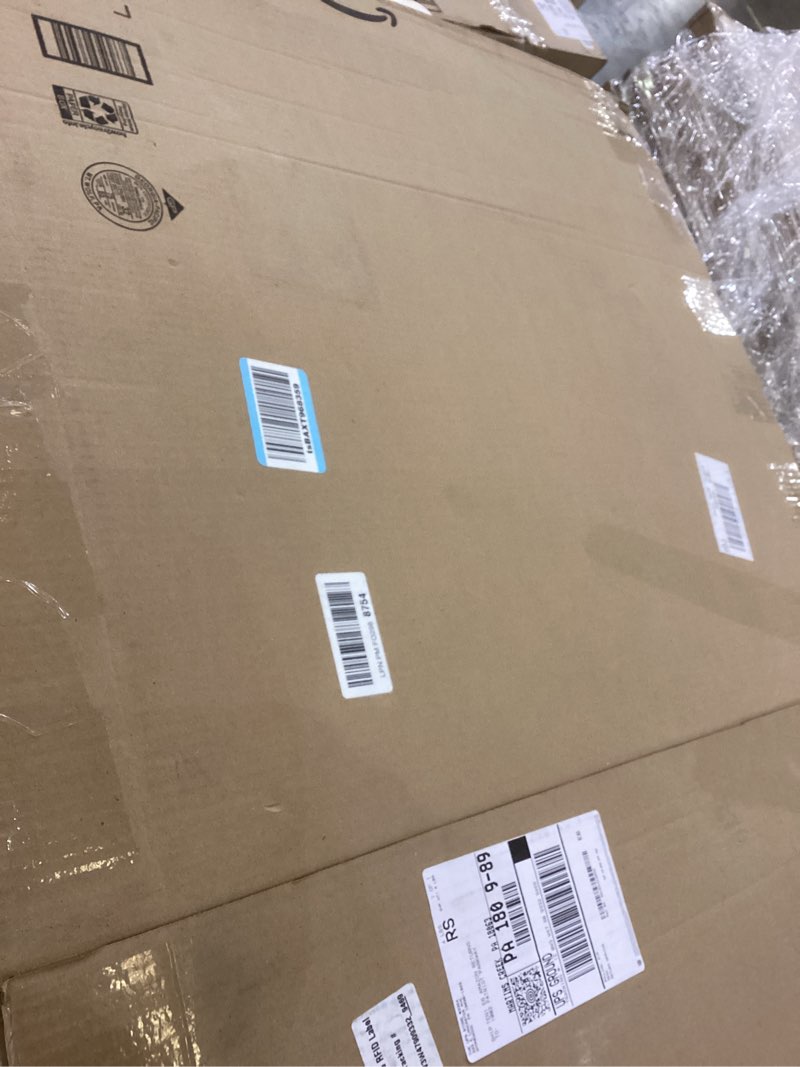 Condition photo showing Good Condition for 30” wooden circle