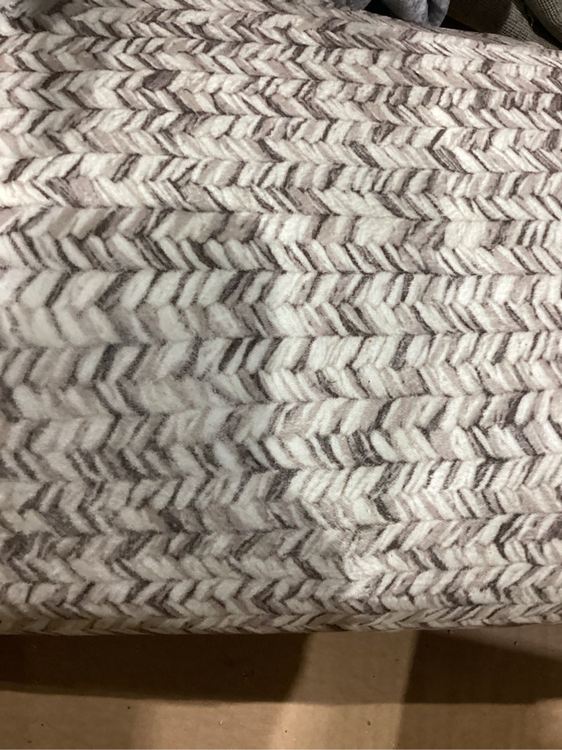 Condition photo showing As Is for luxloom imitation braided collection-print scalloped washable rugs 8x10 area rug for living room sof
