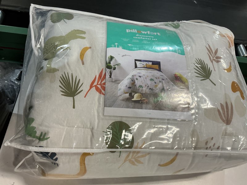 Condition photo showing New/Like New for twin dinosaur kids' comforter set - pillowfort™: dinosaur bedding, twin size, kids comforter, oeko-tex certified