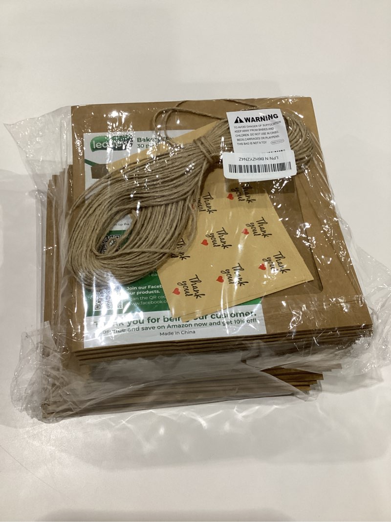 Condition photo showing New/Like New for 30 Pack Cookie Boxes with Window for Gift Giving – 9x6x3 Inches Bakery Boxes - Small Cookie Containers for Treats, Desserts, Strawberries, Cupcake, Pastry, Charcuterie, Baked Goods (Brown)