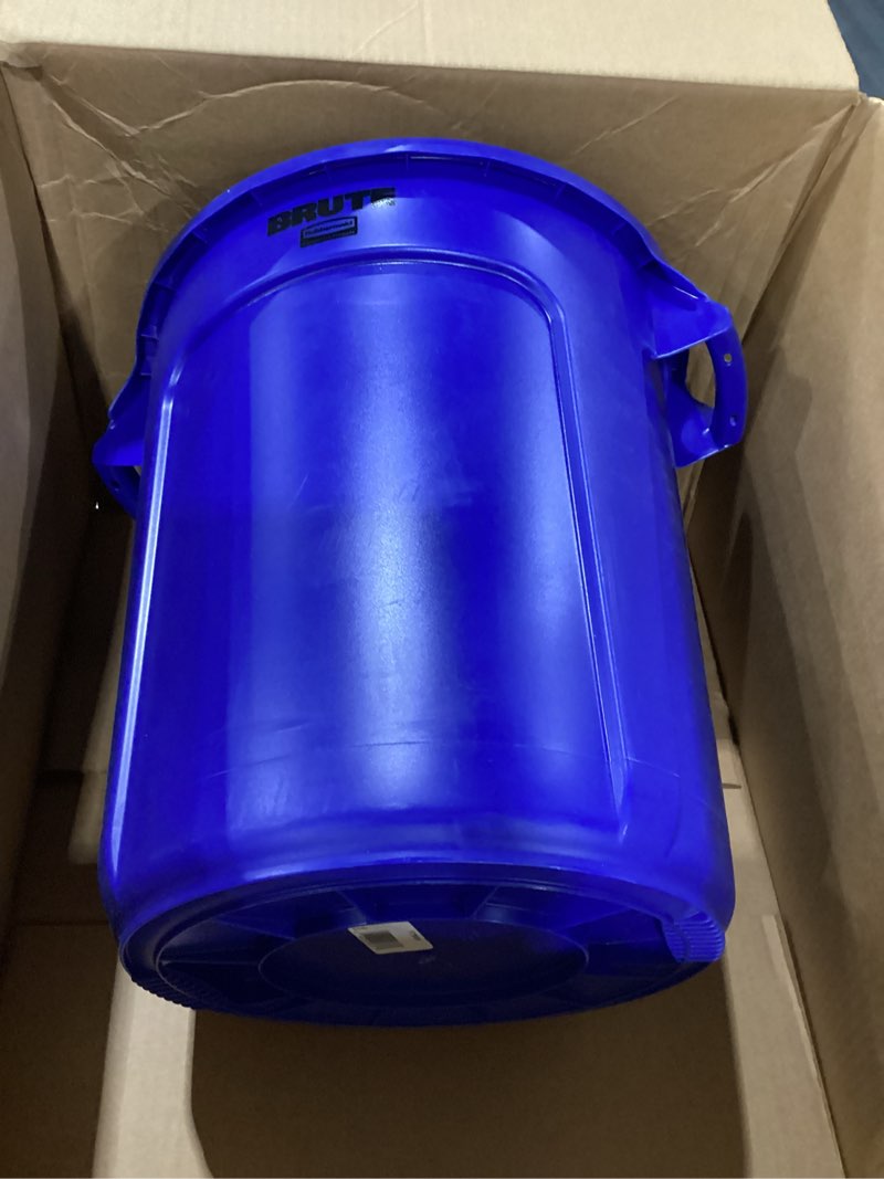 Condition photo showing Good Condition for rubbermaid commercial products brute heavy-duty round trash/garbage can with venting channels, 10-gallon, blue, waste container for landscapers/construction/restaurants/offices/driveway, pack of 1 blue 10 gallon