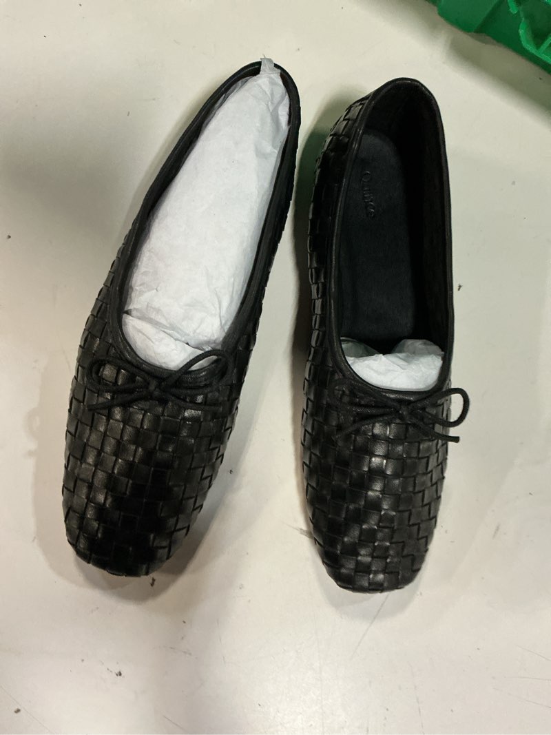 Condition photo showing Good Condition for italian leather handwoven square toe ballet flat size 8 