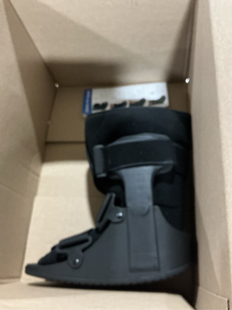 Condition photo showing Good Condition for united ortho usa14115 short air cam walker fracture boot, medium, black