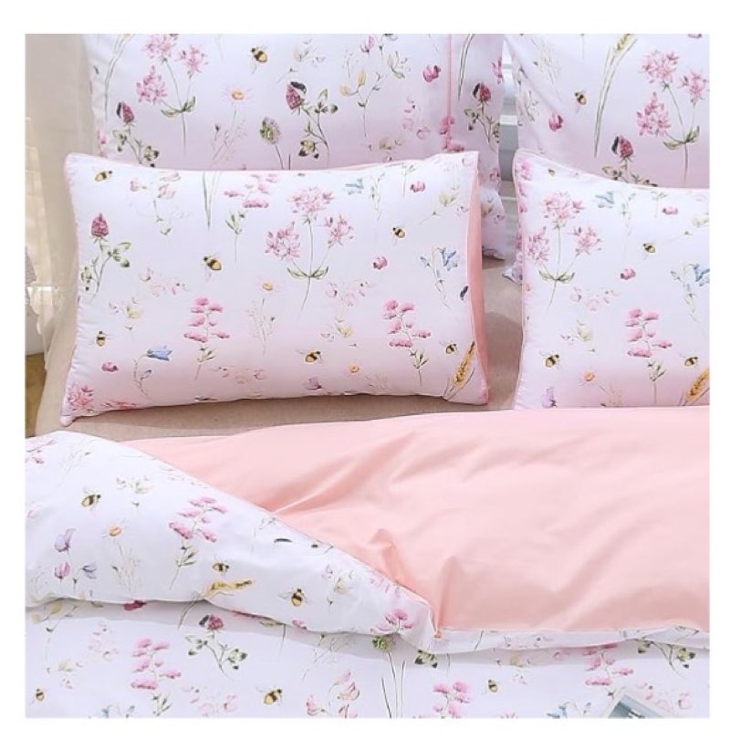 WINLIFE 100% Cotton Pillowcases Standard Size Pink Floral Bees Printed Pillow Cover 2 Pack, Super Soft Envelope Closure Pillow Case (Standard, 20"x26")