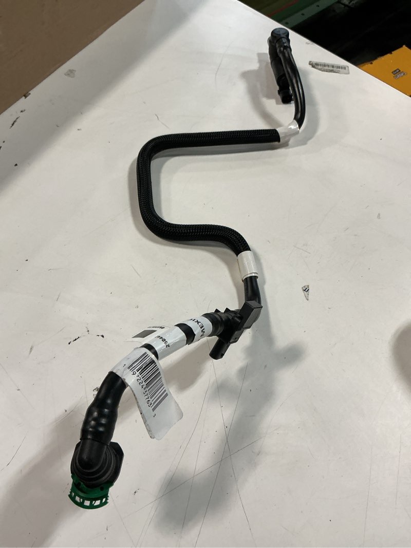 Condition photo showing Good Condition for GM Genuine Parts 86598673 Evaporative Emission Canister Hose