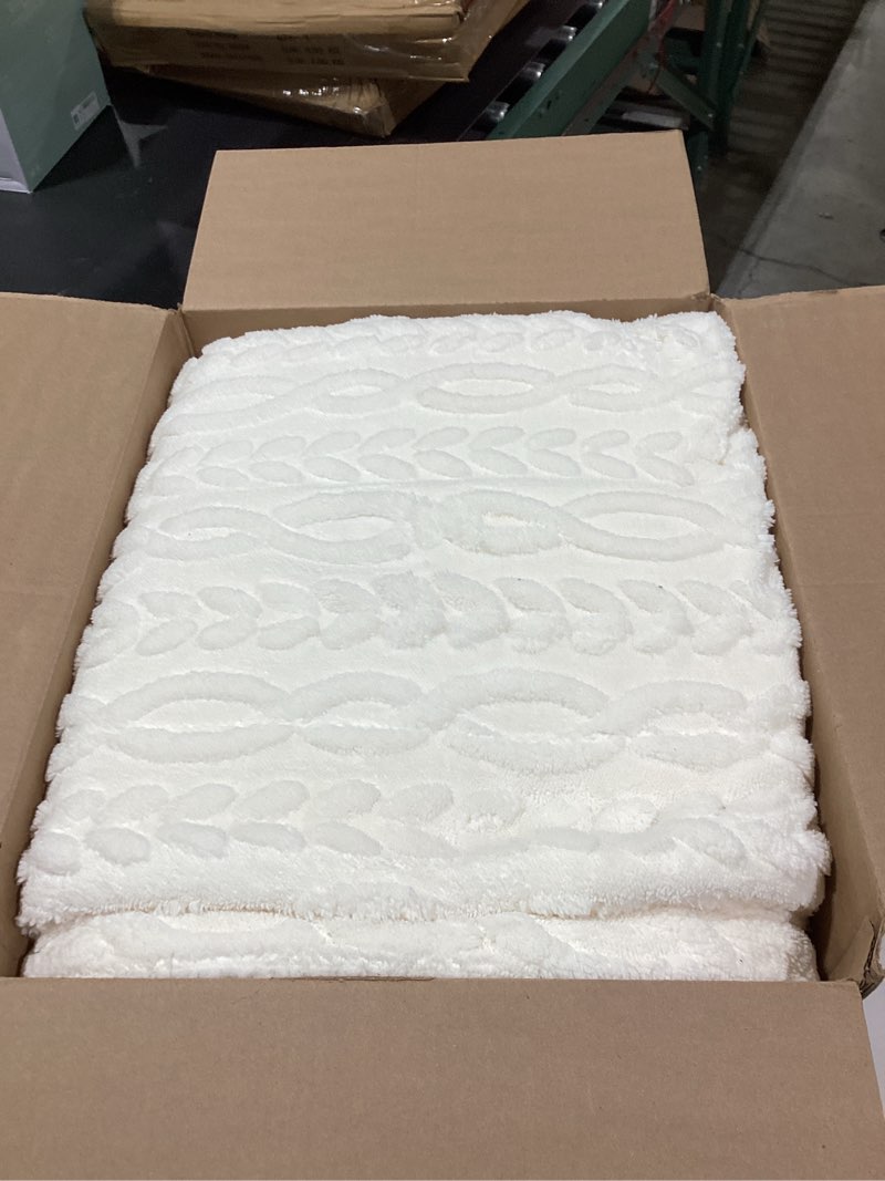 Condition photo showing Good Condition for PHF Ultra Soft Sherpa Fleece Blanket King Size 108" x 90", 510GSM Fleece Lightweight Yet Warm Blanket for Winter Bed, No Shedding, No Pilling, Tufted Jacquard for Luxury Home Decor, Cream King(108"x90") Cream