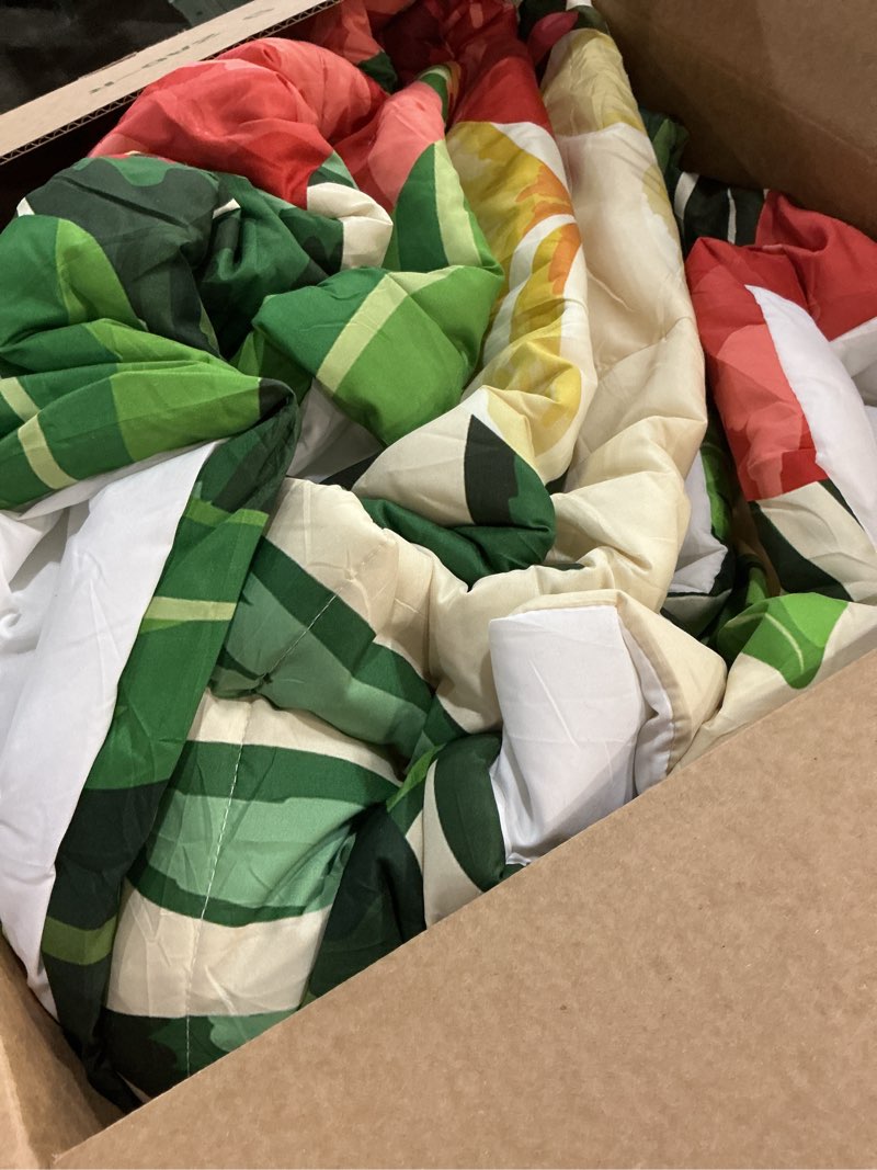 Condition photo showing Good Condition for Comforter Set King Size, Hibiscus Monstera Palm Leaf Soft 3 Pcs Bedding for Kids and Adults, Tropical Leaves Flower Comforter Set with Pillowcase, for Bedroom Bed Decor King Tropical Palm Leaf