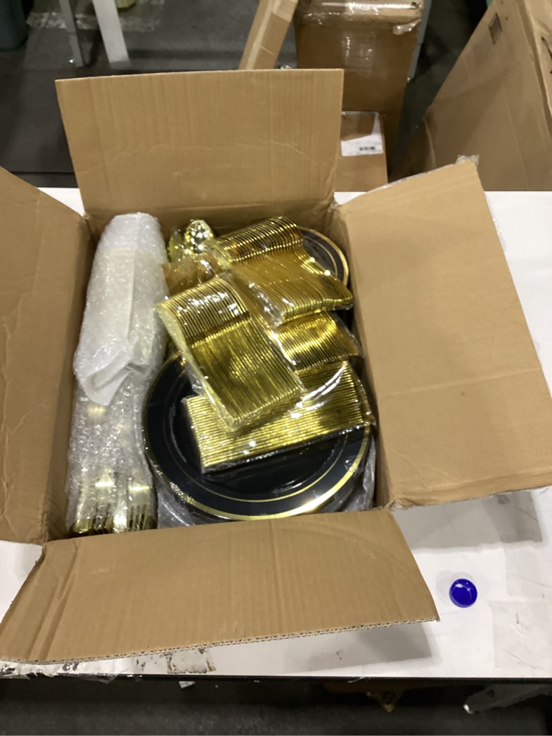 Condition photo showing New/Like New for bestvip 600pcs black gold dinnerware set for 100 guests, plastic plates for halloween party and christmas, 100 disposable plates, 100 dessert plates, 100 cups, 100 spoons, 100 forks and 100 knives black 100 guests