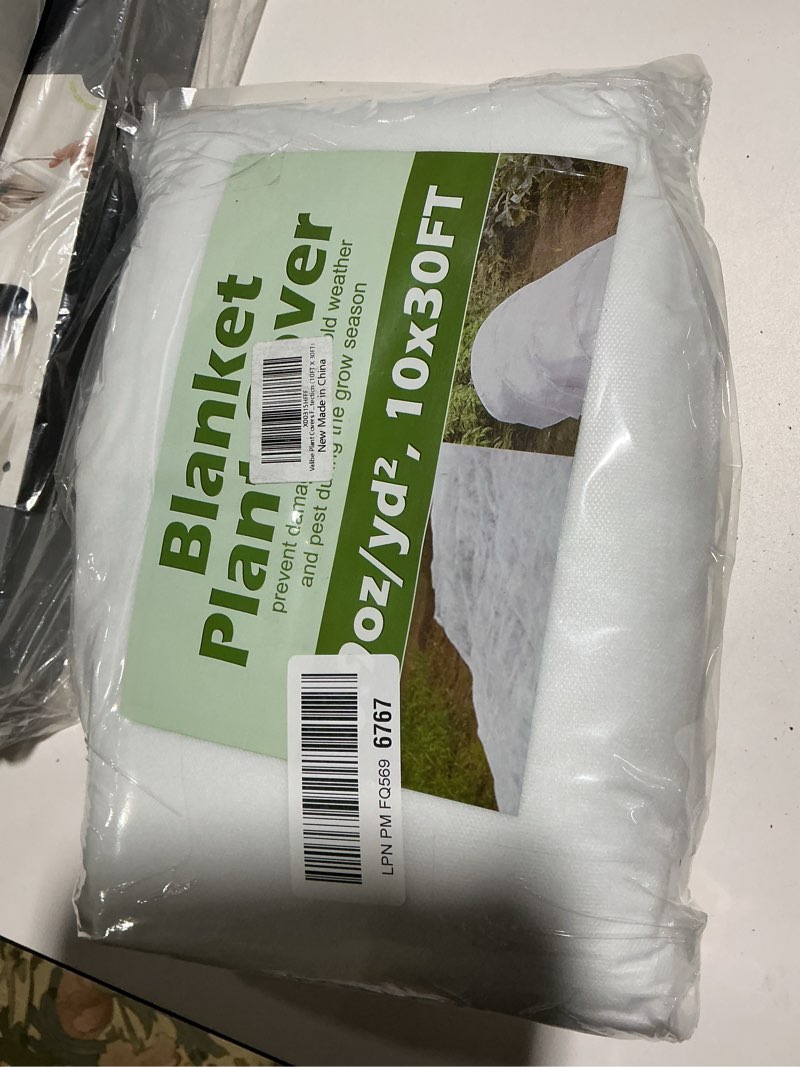 Condition photo showing Good Condition for Plant Covers Freeze Protection 10 ft x 30 ft Floating Row Cover 0.9oz/yd² Garden Fabric Plant Cover for Winter Frost/Sun Pest Protection (10FT X 30FT) 0.9oz/yd² 10'x30'-rectangle