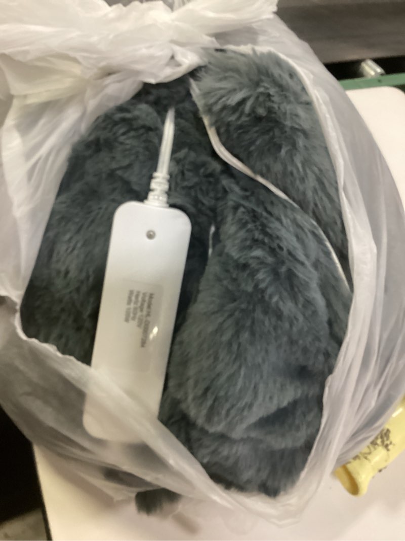 Condition photo showing Good Condition for Thick Bubble Faux Fur Heated Blanket Electric Blanket 62"x84", Soft Faux Rabbit Fur Heating Blankets with Overheat Protection, 12 Time Settings, 5 Heating Level, Machine Washable (Grey) Grey Twin (62"x84")