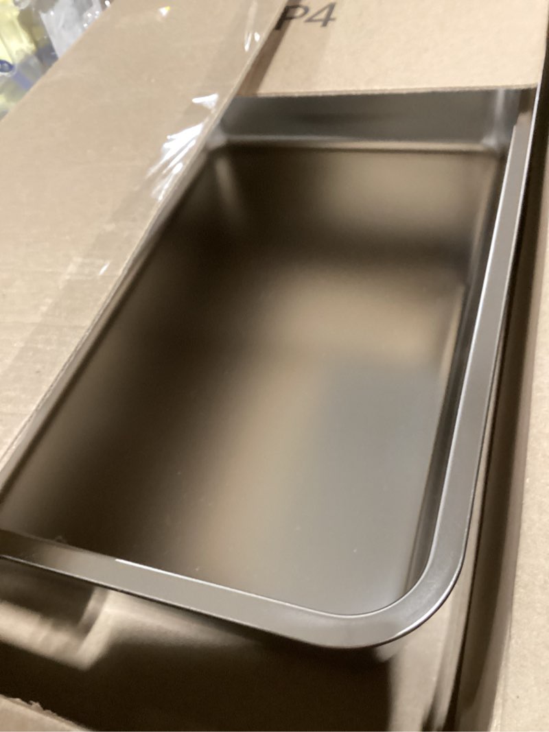 Condition photo showing New/Like New for Stainless Steel Litter Box, 23.6“x15.7"x6" Deep Stainless Steel Cat Litter Box Extra Large, XL Metal Litterbox for Big Cats with High Sides, Non Stick Surface, Easy to Clean XL:23.6“x15.7"x6"