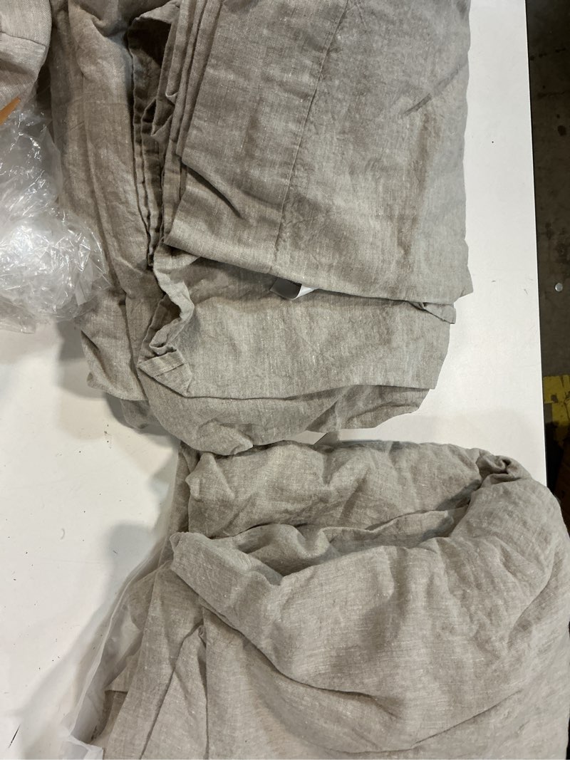 Condition photo showing Good Condition for european linen chambray sheet set, queen, natural chambray