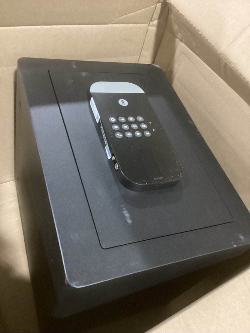 Condition photo showing New/Like New for yale smart safe with bluetooth