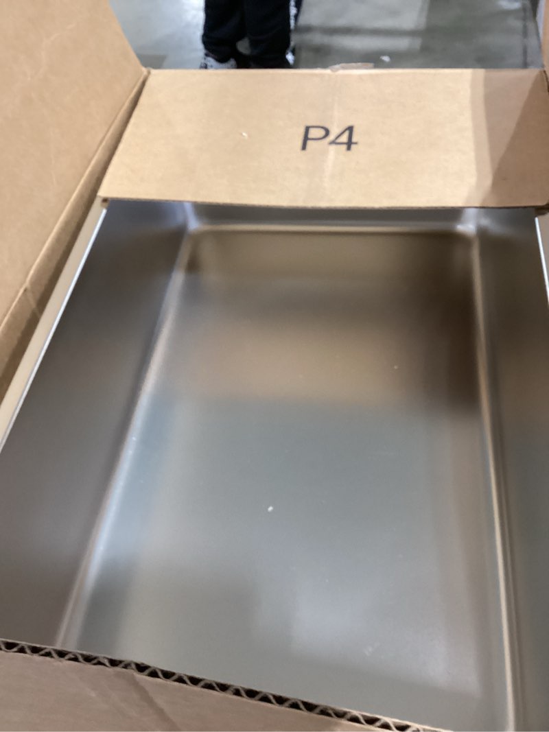 Condition photo showing Good Condition for Stainless Steel Litter Box, 23.6“x15.7"x6" Deep Stainless Steel Cat Litter Box Extra Large, XL Metal Litterbox for Big Cats with High Sides, Non Stick Surface, Easy to Clean XL:23.6“x15.7"x6"