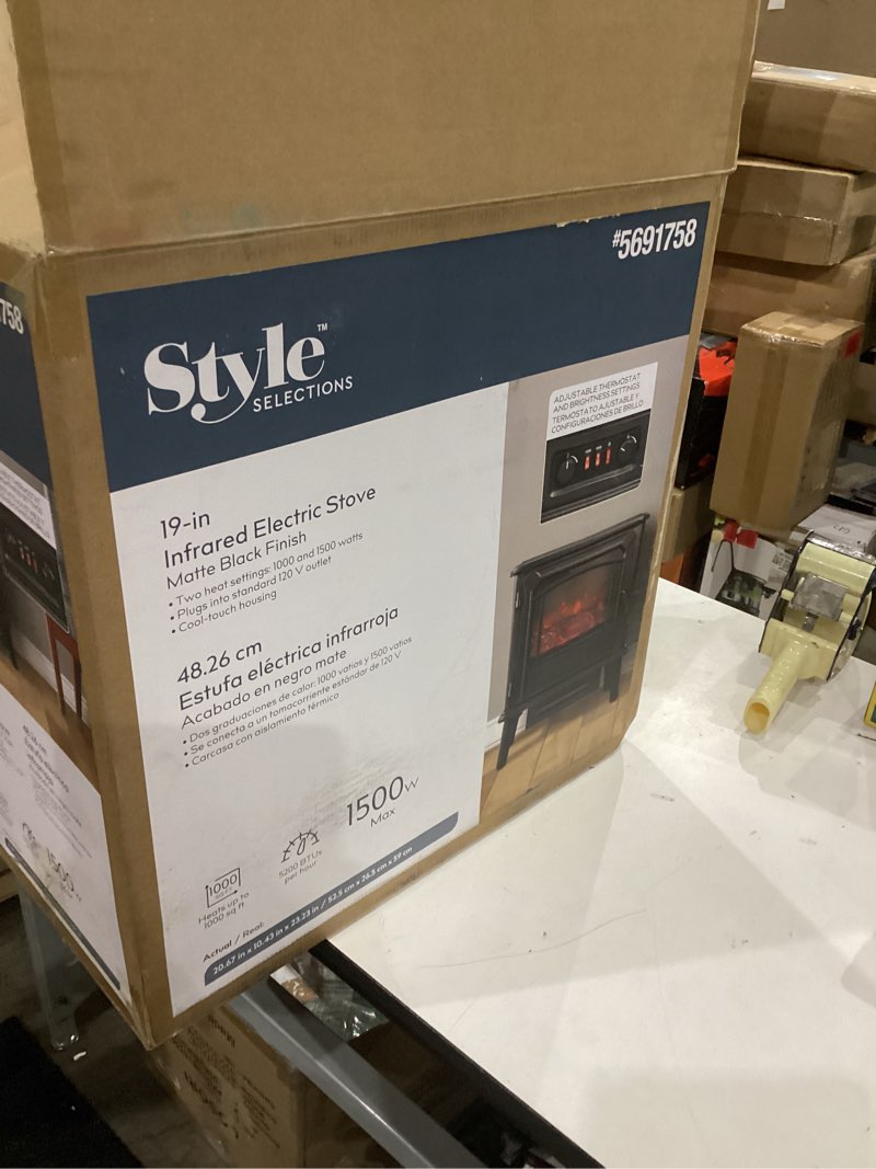 style selections 20.87-in w 5200 -btu black metal flat wall fan-forced electric stove with