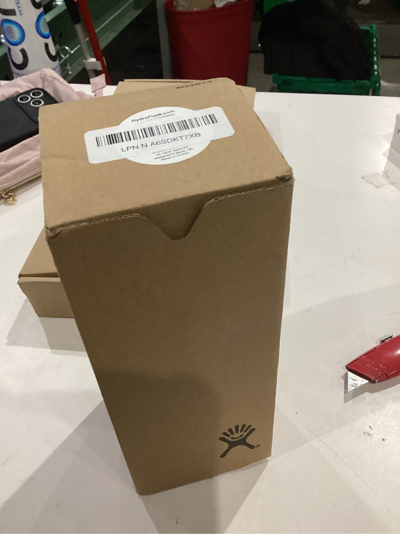 Condition photo showing Good Condition for Hydro Flask Water Bottle - Insulated Stainless Steel - Wide Mouth Flex Lid, Non Spill, Leakproof and Refillable in 32 Oz Black