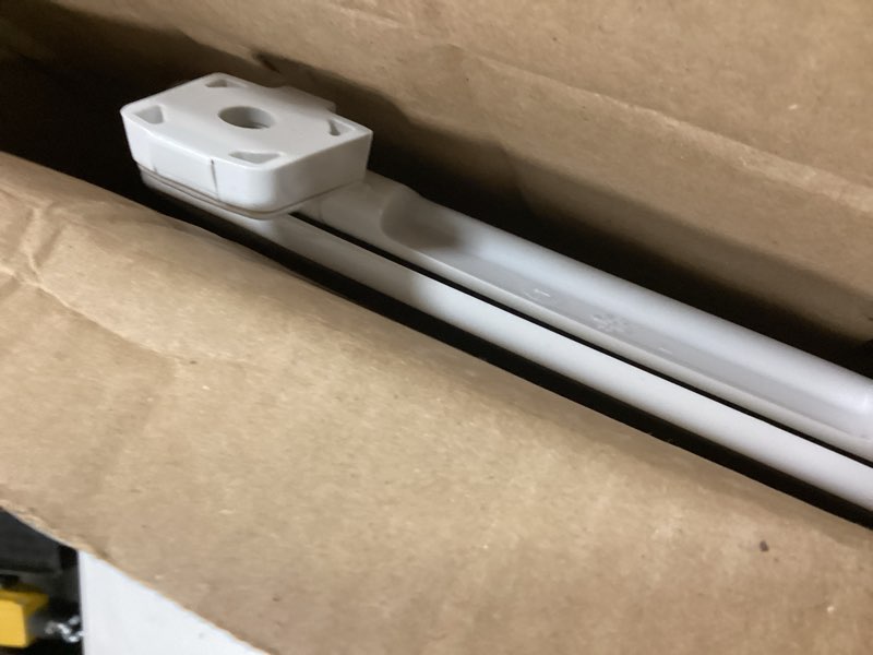 Condition photo showing Good Condition for bemis 170 durable plastic toilet seat, elongated, white