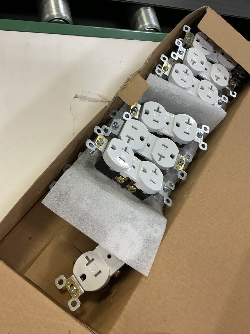 Condition photo showing Good Condition for AIDA 20 Amp Outlets Duplex Electrical Receptacle Outlets,Tamper Resistant,Heavy-Duty Receptacle Wall Outlet,Residential,2-Pole,3-Wire, Self-Grounding Clip, NEMA 5-20R,UL Listed 20 Pack, White 20A Outlet Without Wall Plate White 20