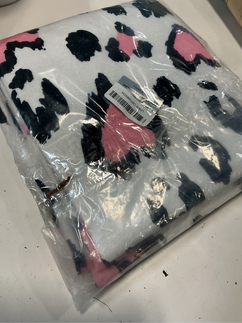 Condition photo showing New/Like New for car seat cover protector front seats,for gym workout,running,swimming,beach and hiking,waterproof sweat towel bucket seat covers for cars suv trucks (leopard print, 2pcs) 2pcs front seat towel leopard print
