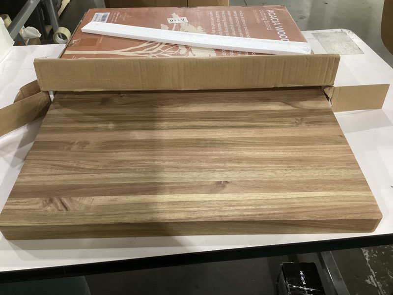 Condition photo showing Good Condition for saffron & sage extra large wood cutting board - thick 23 x 17 x 1.5 inch acacia wooden cutting boards for kitchen use with deep juice groove, reversible chopping board doubles as a charcuterie board 23"l x 17"w