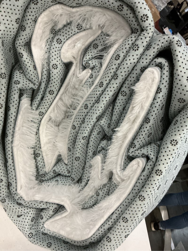 Condition photo showing Good Condition for 9x12 shag area rugs for living room, extra large ultra soft fluffy furry rug for bedroom, indoor carpet plush fuzzy nursery rugs for kids girls and boys, dorms, classroom, home decor aesthetic, white white 9' x 12' (rectangular)