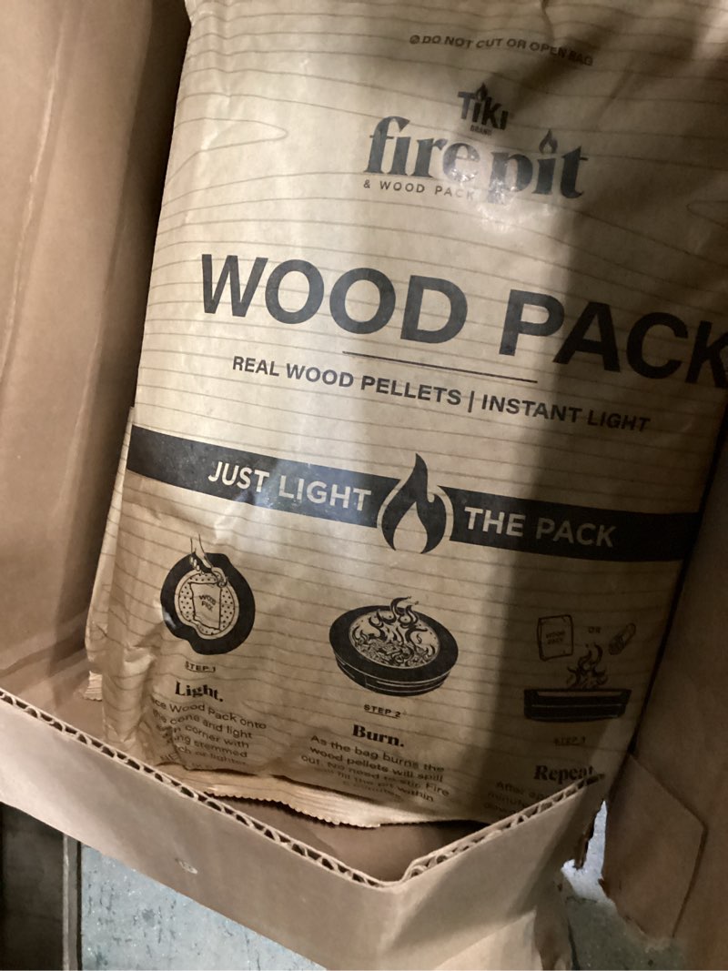 Condition photo showing New/Like New for tiki 3pk wood