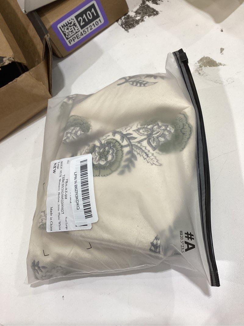 Condition photo showing As Is for YCOLL Vintage Floral Print Pillow Covers 18x18 Set of 2 Patterned Accent Decorative Cushion Covers M