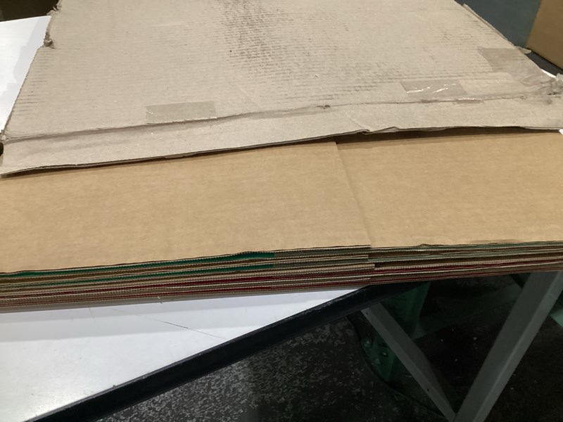 Condition photo showing Good Condition for Flipside Products 36" x 48" 1 Ply Corrugated Red and Green Project Boards for Christmas Crafting Projects, Holiday Events, Trifold Presentations for School Projects and Arts and Crafts, Pack of 4