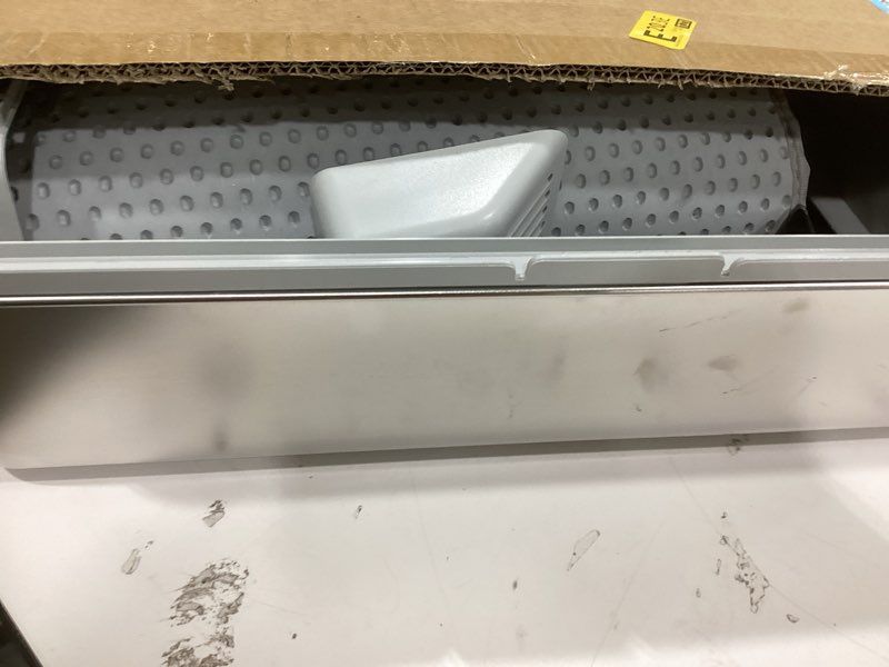 Condition photo showing Good Condition for stainless steel litter box with lid,open top low entry litter box, metal kitty litter box for medium/small cats,odor control,anti-leakage, non-sticky, includes mat&scoop,17.5x13.6x8in, medium?17.5"l x 13.6"w x 8"h