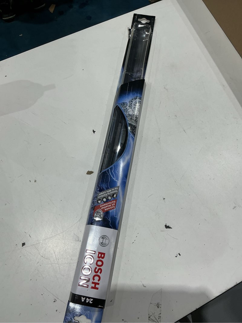 Condition photo showing New/Like New for bosch icon 24 inch wiper blade