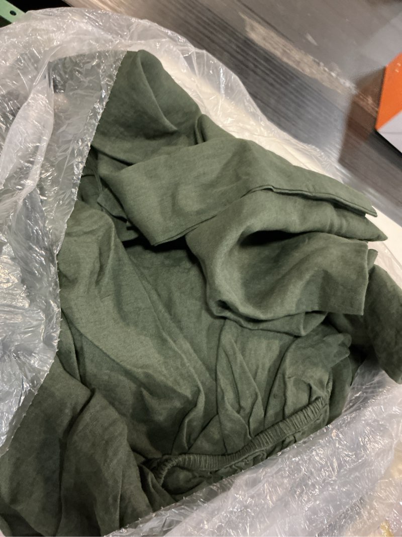 Condition photo showing Good Condition for european linen sheet set, queen, pine