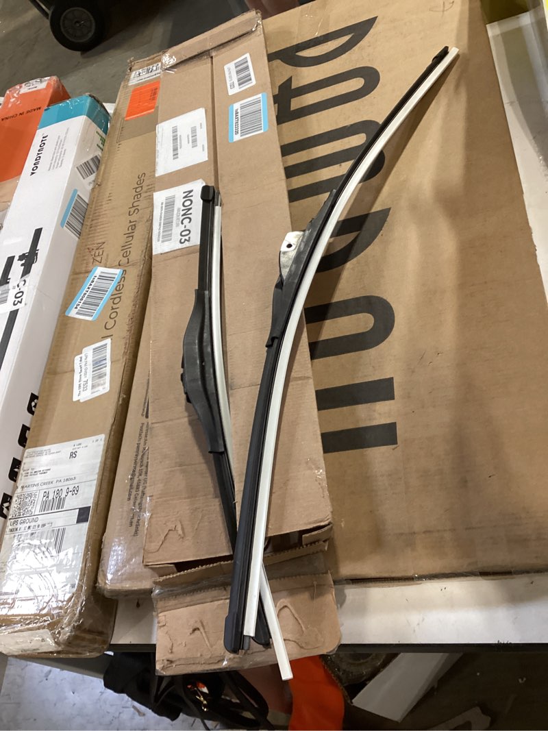 Condition photo showing Good Condition for trico diamond 28" + 20" super premium automotive replacement windshield wiper blades (set of 2), passenger and driver side all-weather beam wiper blades for select vehicle models (item #25-2820) 28" + 20" pair pack ultimate