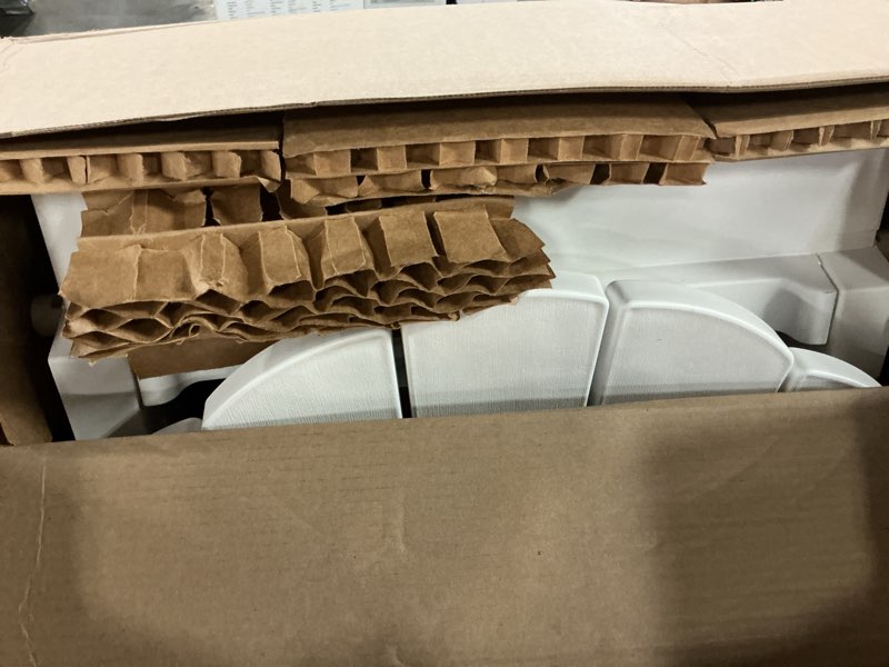 Condition photo showing Good Condition for keter everest adirondack-in arm cup holder-white