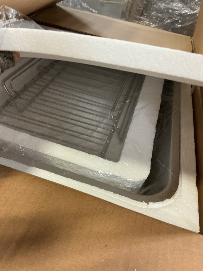 Condition photo showing Good Condition for extra large stainless steel turkey roaster with racks 23.6 * 15.7in turkey roaster pot, with stainless steel detachable rack suitable for poultry, chicken, ham, vegetable