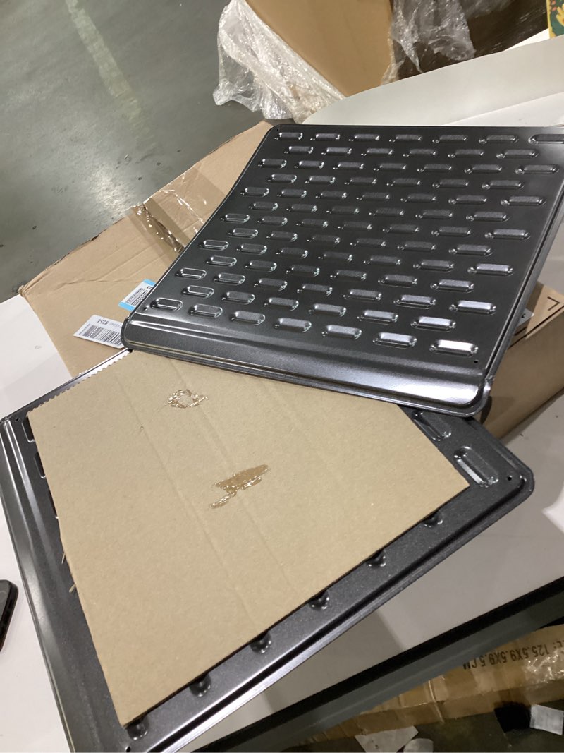 Condition photo showing New/Like New for GoodCook AirPerfect 16" x 14" Nonstick Steel Insulated Cookie Sheets, No-Burn Baking Sheets with Large Handles, Set of 2, Gray 16 x 14-Inch (Set of 2) Gray