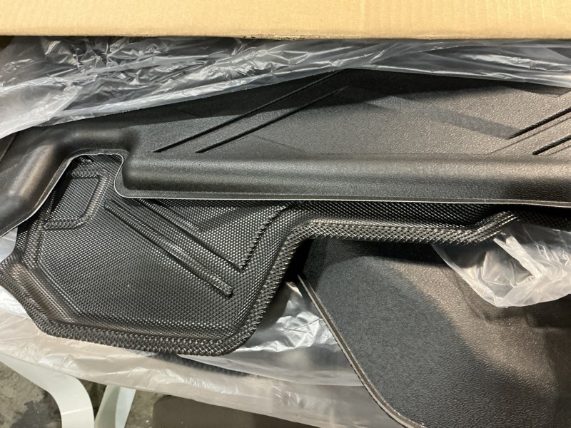 Condition photo showing Good Condition for original 2017-2025 2026 q7/sq7 floor mats & cargo liner for audi q7 all model - custom fit all weather tpe floor liners for q7/sq7 1st & 2nd row & trunk mat full set car mats, black 2017-2025 q7/sq7 floor mats & cargo liner