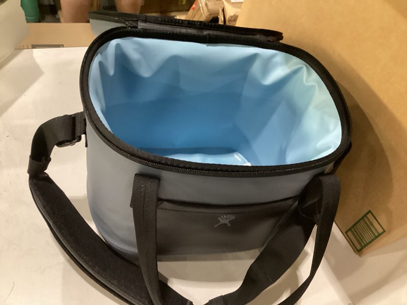 Condition photo showing Good Condition for Hydro Flask Cooler Bag - Insulated Soft Lunch Bag - 12 L Capacity in Koala Gray and Black Cooler 12 L Koala and Black